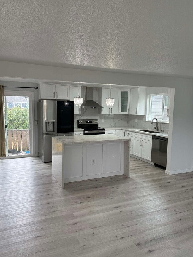 property at 4617 N Bristol St