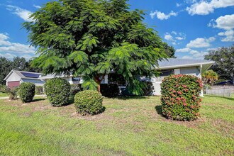 1521 SW Curry St in Port St. Lucie, FL - Building Photo - Building Photo