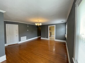 613 W Gray St in Elmira, NY - Foto de edificio - Building Photo