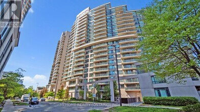 509 Beecroft Rd in Toronto, ON - Building Photo - Building Photo