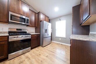 15141 Emory Cir in Apple Valley, MN - Building Photo - Building Photo