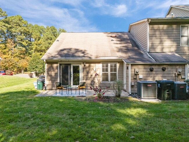 67 Crystal Oaks Ct in Durham, NC - Building Photo - Building Photo