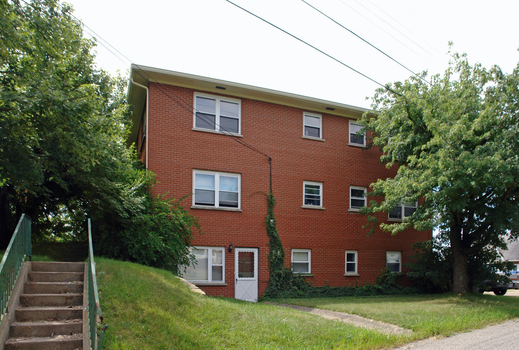 8001 Alexandria Pike in Alexandria, KY - Building Photo