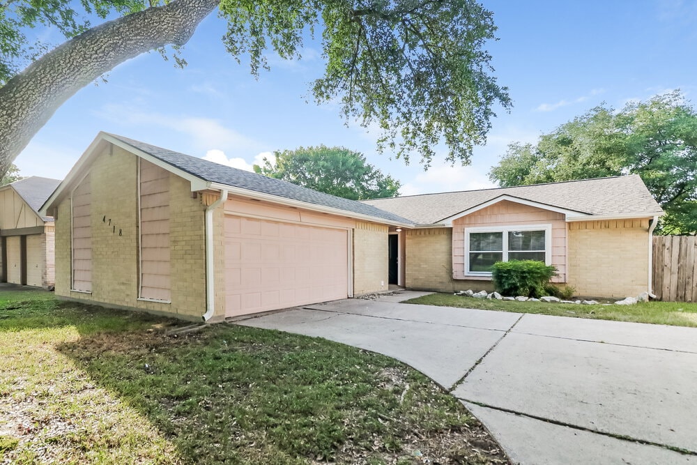 4718 Roserock Ln in Spring, TX - Building Photo