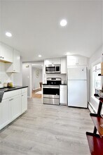 150 Maple St in Framingham, MA - Building Photo - Building Photo