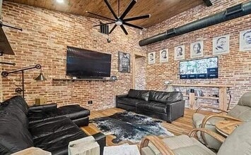 9403 Sonya Cir in Panama City Beach, FL - Building Photo - Building Photo