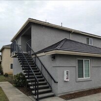 2247 W Lark Ave in Visalia, CA - Building Photo