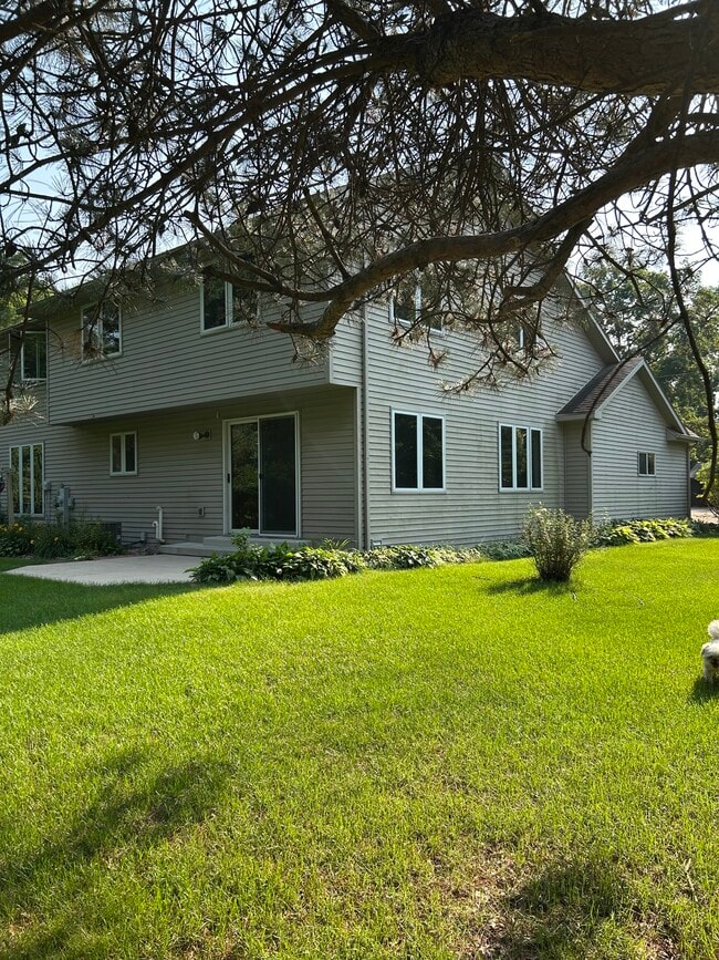 3256 Maple Grv in Suamico, WI - Building Photo - Building Photo
