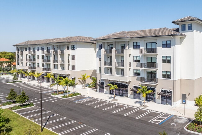 South Pointe Apartments in Miami Lakes, FL - Building Photo - Building Photo