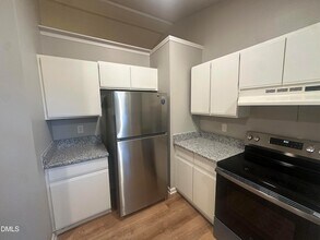 161 Mill Creek Dr, Unit 309 in Youngsville, NC - Foto de edificio - Building Photo