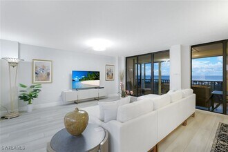 11 Bluebill Ave in Naples, FL - Building Photo - Building Photo