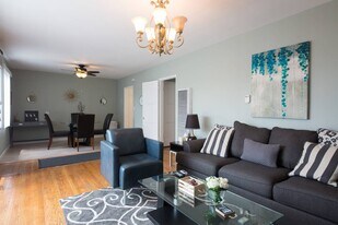 722 N Edinburgh Ave in Los Angeles, CA - Building Photo