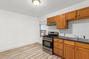 2805 Cottage Grove Ave in Des Moines, IA - Building Photo