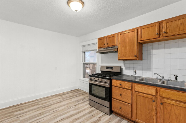 property at 2805 Cottage Grove Ave