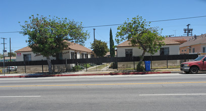 9000 Avalon Blvd in Los Angeles, CA - Building Photo - Building Photo