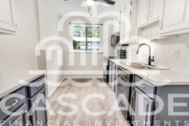 8143 Holmes St in Kansas City, MO - Building Photo - Building Photo