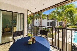 7201 Curtiss Ave in Sarasota, FL - Building Photo - Building Photo