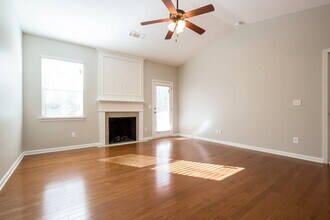 124 Quail Bend Loop in Dallas, GA - Foto de edificio - Building Photo