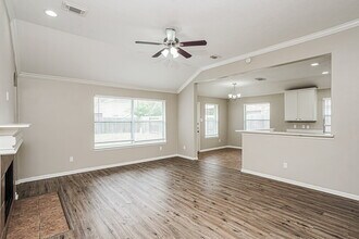549 Green Cedar Dr in League City, TX - Building Photo - Building Photo