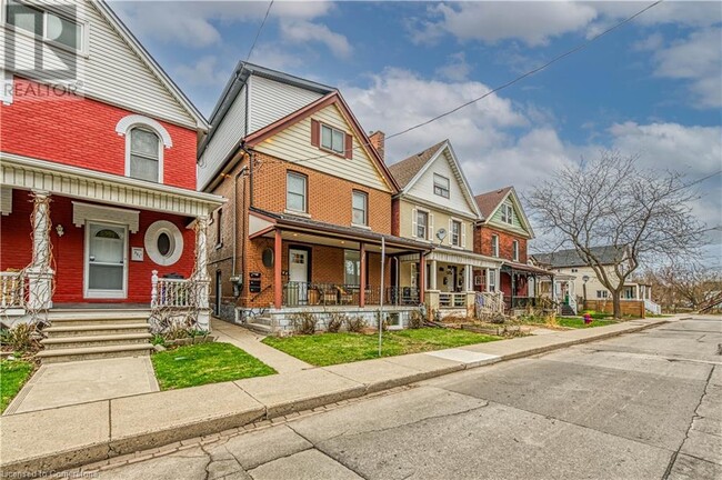 333 Emerald St N in Hamilton, ON - Building Photo - Building Photo