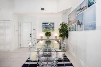 600 S Dixie Hwy, Unit 135 in West Palm Beach, FL - Building Photo - Building Photo