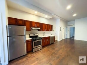 TOMPKINS AVENUE / Spacious 4-Bed 1-Bath in Brooklyn, NY - Foto de edificio - Building Photo