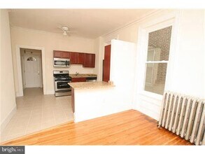 2808 W Girard Ave in Philadelphia, PA - Building Photo - Building Photo