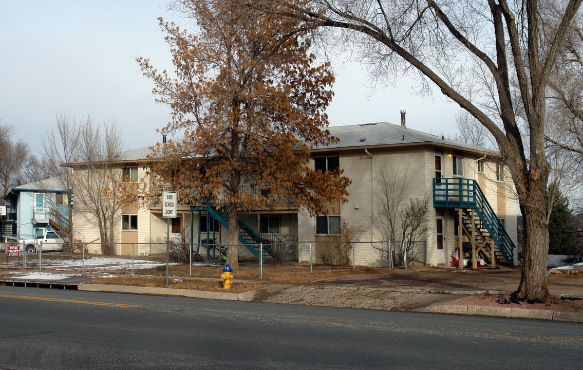 2625 N Chestnut St in Colorado Springs, CO - Building Photo