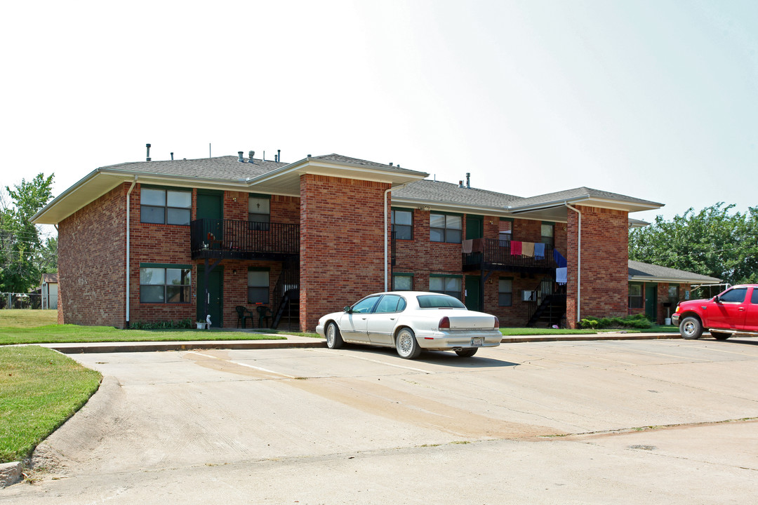 Yale Place in Yale, OK - Building Photo