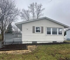 93 Elmwood Dr E in Chicago Heights, IL - Building Photo