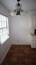 6 Regency Ln in Houston, TX - Building Photo - Building Photo