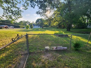 404 Oaklawn St in Hot Springs, AR - Foto de edificio - Building Photo