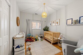 4226 N Ashland Ave, Unit 3A in Chicago, IL - Building Photo - Building Photo