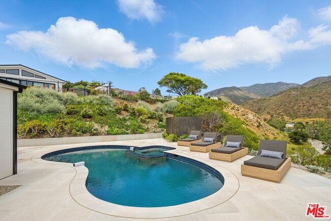 6326 Trancas Canyon Rd in Malibu, CA - Building Photo - Building Photo