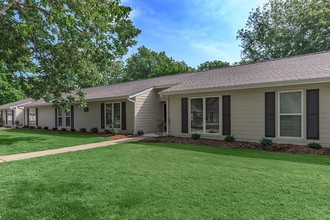 Chapel Oaks in Mccrory, AR - Foto de edificio - Building Photo