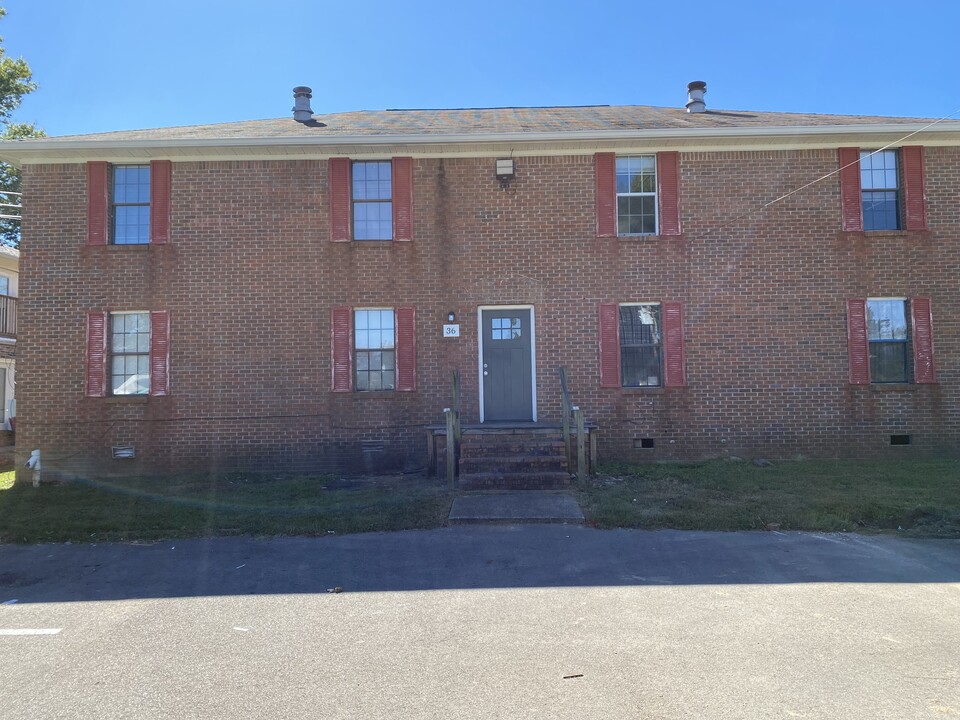 36 Brianfield Dr, Unit C in Jackson, TN - Foto de edificio