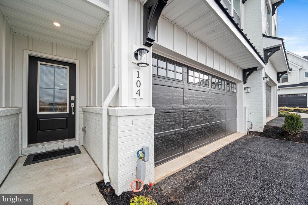 104 Lizabetta Ln in King of Prussia, PA - Building Photo