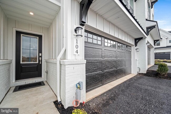 property at 104 Lizabetta Ln