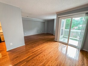 1504 Lincoln Way in McLean, VA - Building Photo - Building Photo