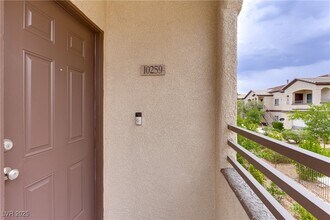 2291 W Horizon Ridge Pkwy in Henderson, NV - Building Photo - Building Photo