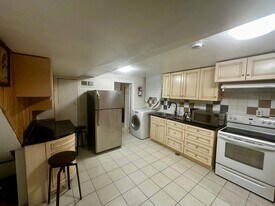 27 Barberry Pl in Toronto, ON - Building Photo