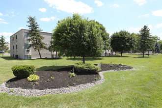 Ridgewood Apartments in Liverpool, NY - Foto de edificio - Building Photo