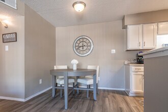 Century Park Apartments in Houston, TX - Foto de edificio - Interior Photo