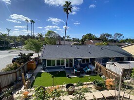 970 Woodlake Dr in Cardiff By The Sea, CA - Building Photo