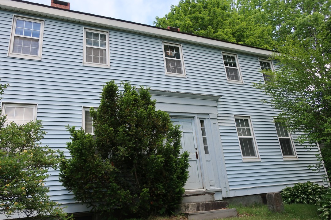 15 Mechanic St in Bucksport, ME - Foto de edificio