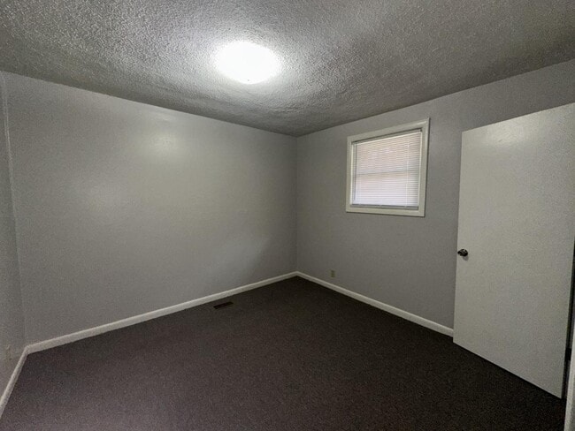 property at 1186 Green Acres Rd