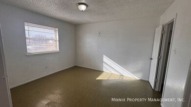 639 S Crosby St in Crosbyton, TX - Foto de edificio - Building Photo