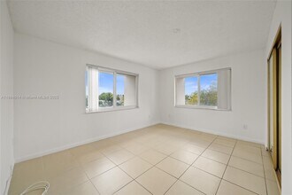 7920 Camino Real in Miami, FL - Building Photo - Building Photo