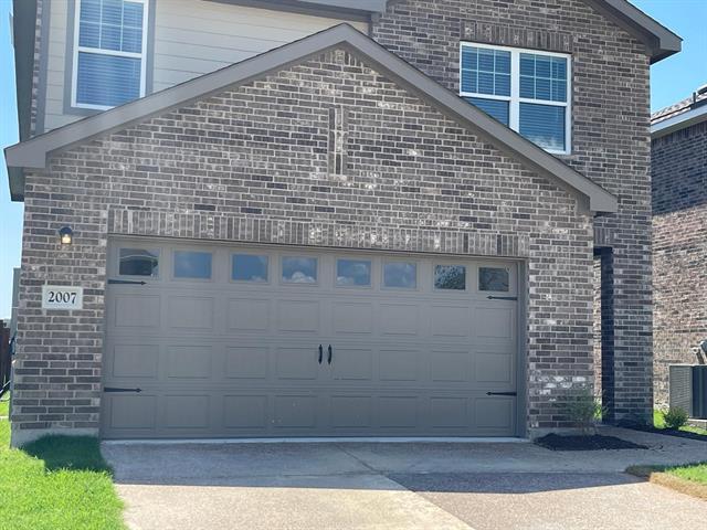 property at 2007 Mdw Pk Dr
