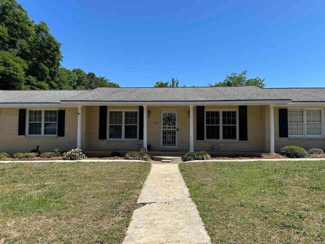 1218 Creekwood Dr in Perry, GA - Building Photo - Building Photo